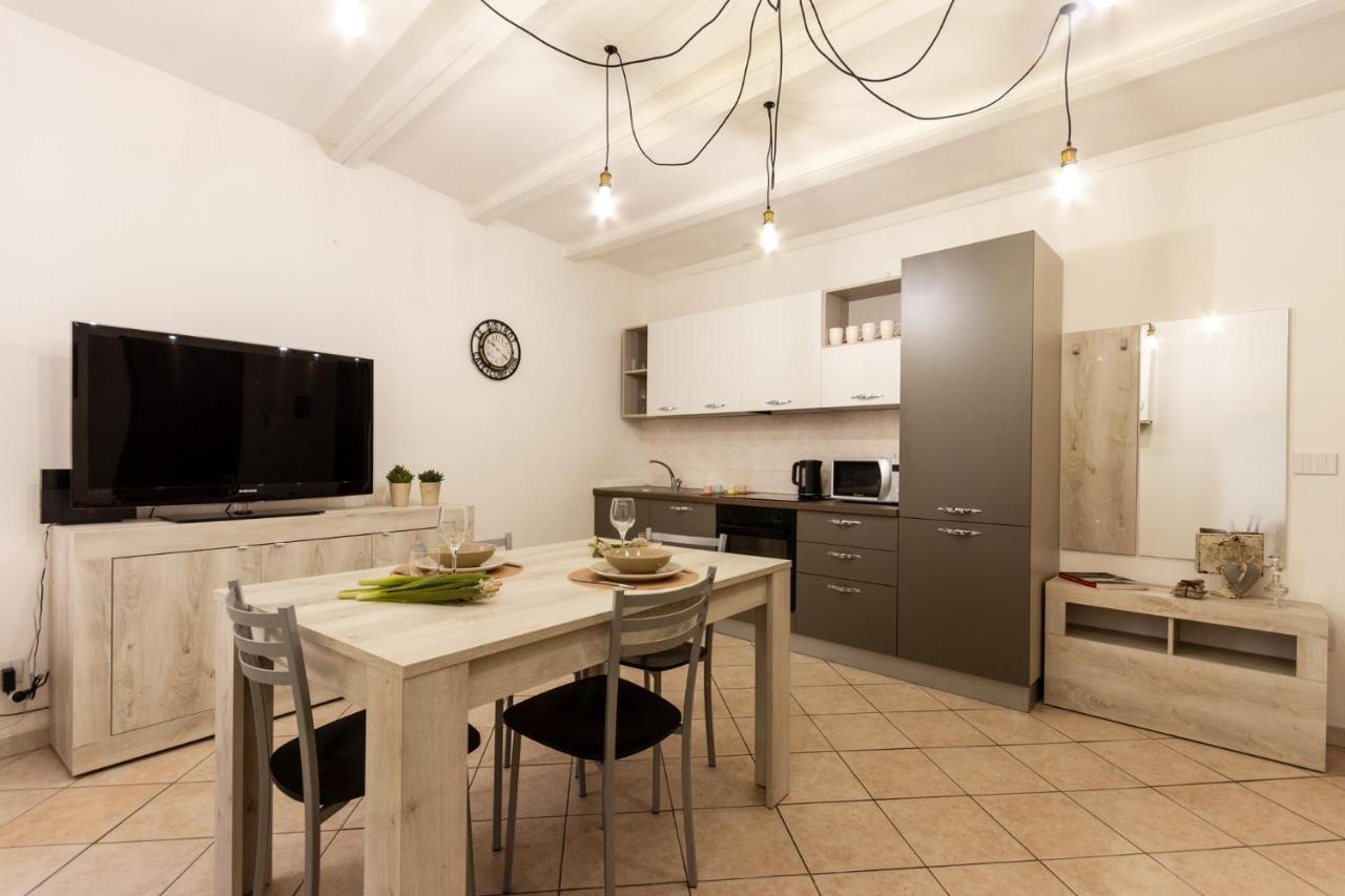 Suite Garibaldi - Smart Holiday Mantua Exterior foto