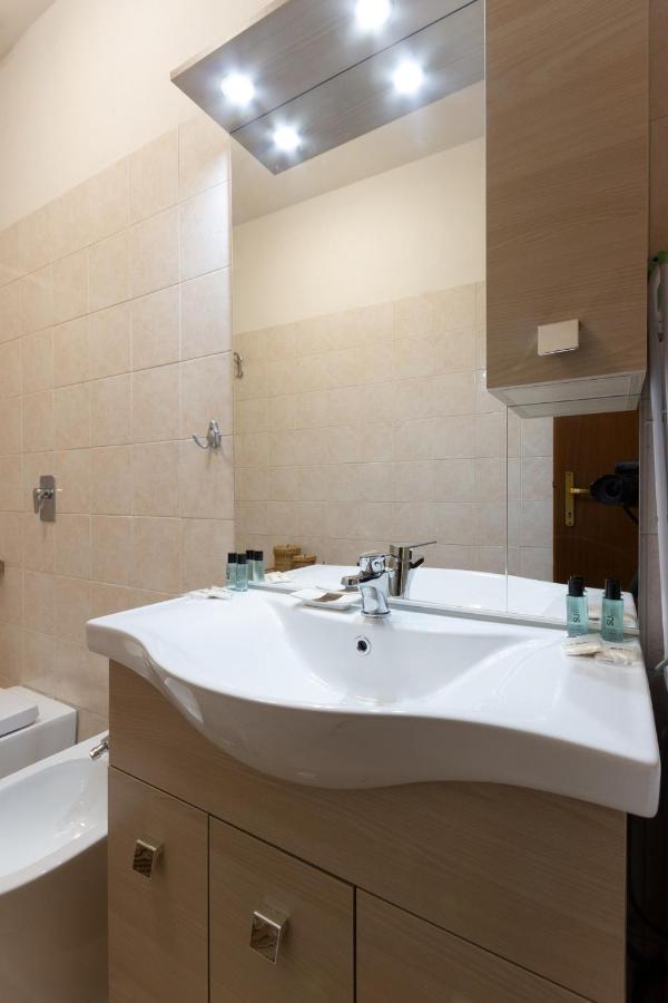 Suite Garibaldi - Smart Holiday Mantua Exterior foto