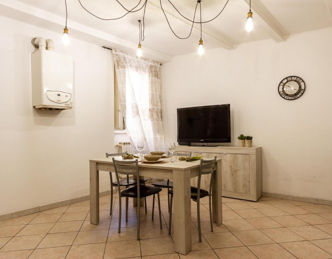 Suite Garibaldi - Smart Holiday Mantua Exterior foto